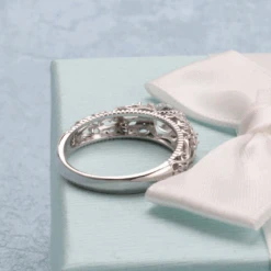 Alliance Femme Or Blanc : Pureté Et Raffinement 9 Alliance Femme Or Blanc : Pureté Et Raffinement -Samfuryus Soldes Boutique Alliance Femme Or Blanc Purete et Raffinement 1