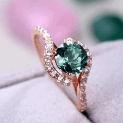 Bague Émeraude : Subtilité Vert -Samfuryus Soldes Boutique Bague Emeraude Subtilite Vert 2