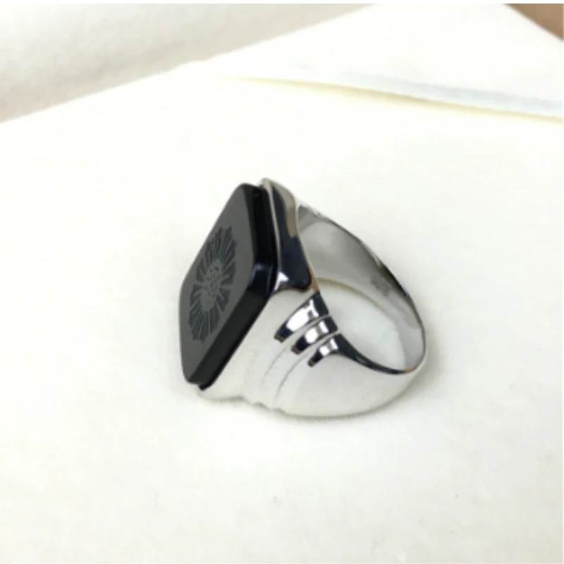Bague Homme Argent: Détails En Onyx 2 Bague Homme Argent: Détails En Onyx – Image 2