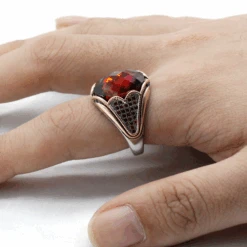 Bague Homme Argent Rubis : Luxe Décontracté -Samfuryus Soldes Boutique Bague Homme Argent Rubis Luxe Decontracte 3