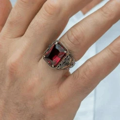 Bague Homme Rubis : Art De La Masculinité 5 Bague Homme Rubis : Art De La Masculinité -Samfuryus Soldes Boutique Bague Homme Rubis Art de la Masculinite 2