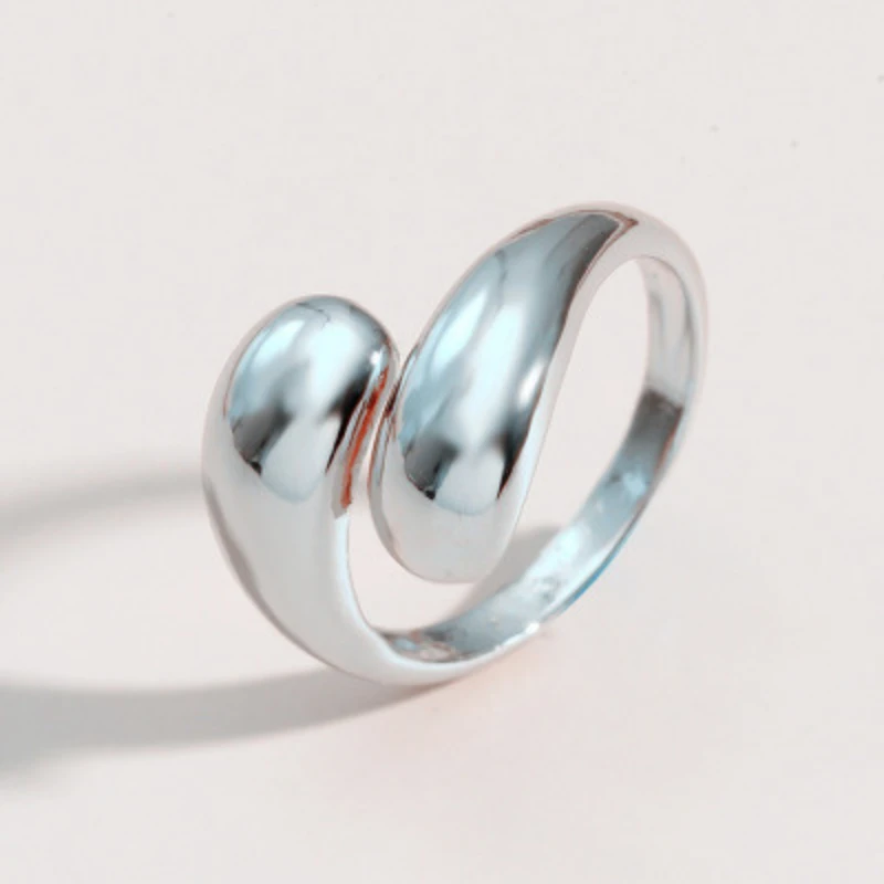 Bague Large Femme: Charme Subtil 2 Bague Large Femme: Charme Subtil – Image 2