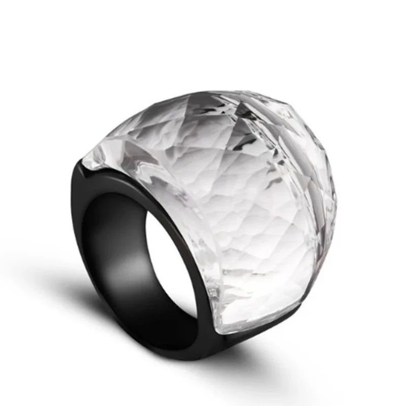 Bague Noire Femme: Attitude Élégante 1 Bague Noire Femme: Attitude Élégante