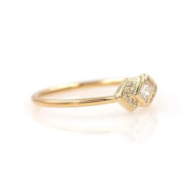 Bague Or Femme: Éclat Doux 2 Bague Or Femme: Éclat Doux – Image 2