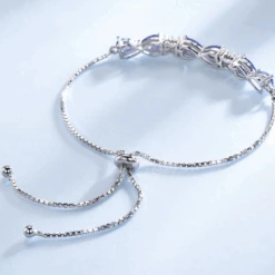 Bracelet Argent Femme: Éclat Délicat -Samfuryus Soldes Boutique Bracelet Argent Femme Eclat Delicat 3