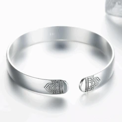 Bracelet Argent Femme: Élégance Intemporelle 7 Bracelet Argent Femme: Élégance Intemporelle -Samfuryus Soldes Boutique Bracelet Argent Femme Elegance Intemporelle