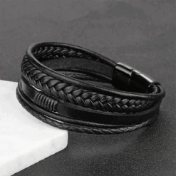Bracelet Cuir Homme : Touche De Raffinement -Samfuryus Soldes Boutique Bracelet Cuir Homme Touche de Raffinement 2