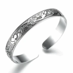 Bracelet Femme Tendance : L'Accessoire Indispensable