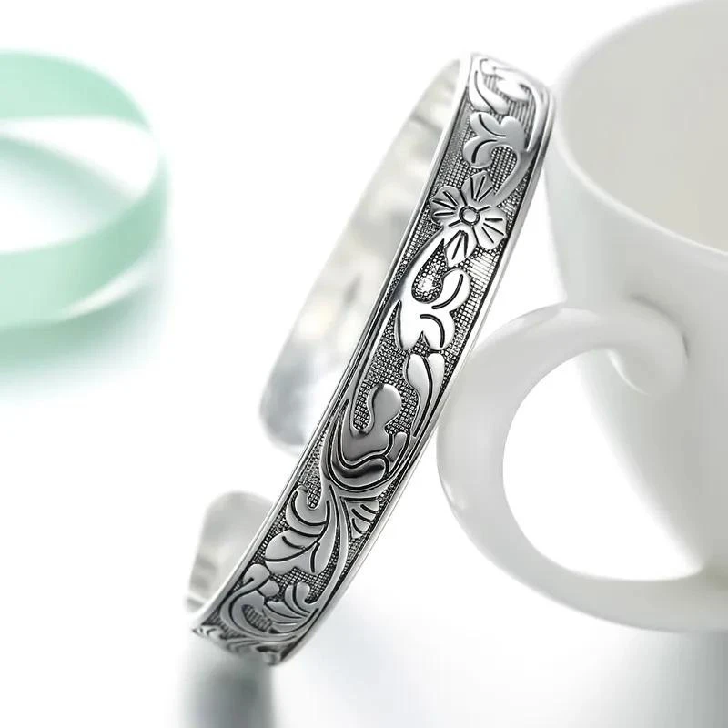 Bracelet Femme Tendance : L'Accessoire Indispensable 4 Bracelet Femme Tendance : L'Accessoire Indispensable – Image 4