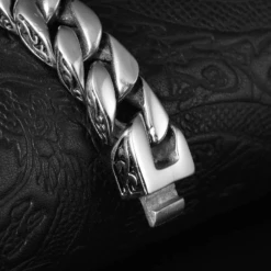 Bracelet Homme Luxe: Charme Subtil 6 Bracelet Homme Luxe: Charme Subtil -Samfuryus Soldes Boutique Bracelet Homme Luxe Charme Subtil 1