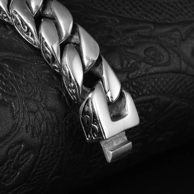 Bracelet Homme Luxe: Charme Subtil 3 Bracelet Homme Luxe: Charme Subtil – Image 3