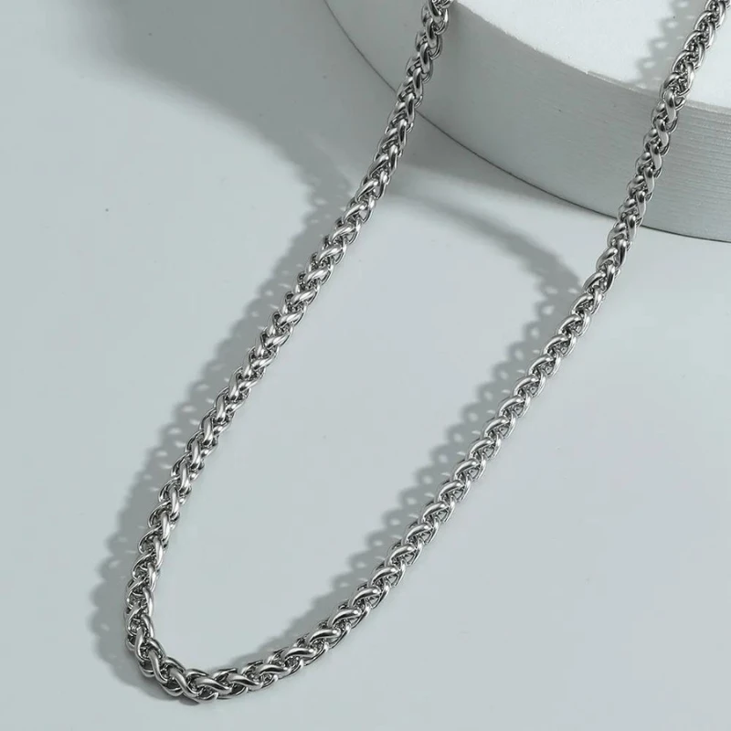 Chaîne Homme Acier Inoxydable : L'Éclat Du Métal Moderne 2 Chaîne Homme Acier Inoxydable : L'Éclat Du Métal Moderne – Image 2