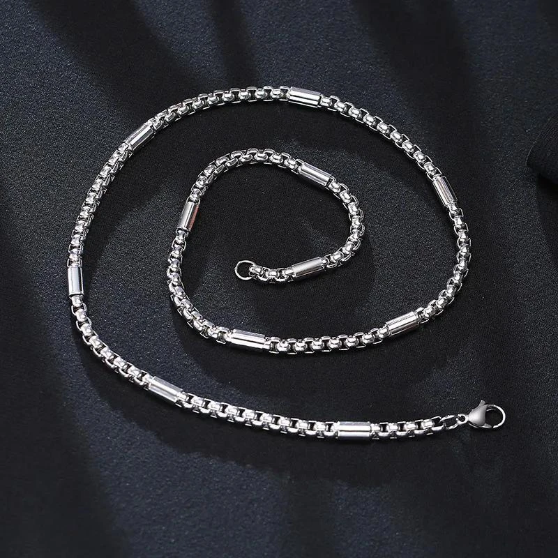 Chaîne Homme Acier Inoxydable : Style Inaltérable 2 Chaîne Homme Acier Inoxydable : Style Inaltérable – Image 2