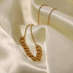 Chaîne Or Femme: Lueur Sublime 7 Chaîne Or Femme: Lueur Sublime -Samfuryus Soldes Boutique Chaine Or Femme Lueur Sublime 1