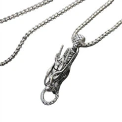 Chaîne Pendentif Homme: Élément De Style Unique