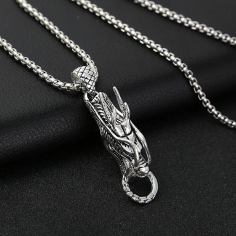 Chaîne Pendentif Homme: Élément De Style Unique 2 Chaîne Pendentif Homme: Élément De Style Unique – Image 2