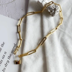 Chaîne Plaqué Or Femme: Charme Éclatant, Longueur 42 Cm 5 Chaîne Plaqué Or Femme: Charme Éclatant, Longueur 42 Cm -Samfuryus Soldes Boutique Chaine Plaque Or Femme Charme Eclatant b85a7293 1bb3 422e 90c7 a8b5e327fbfc