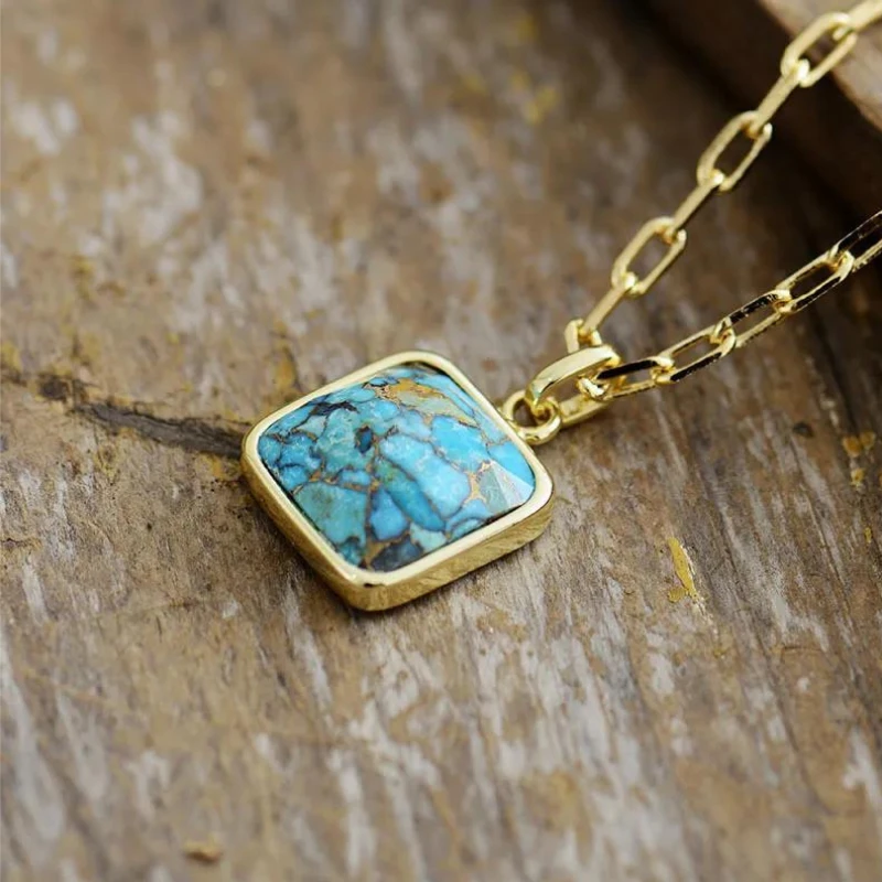 Chaîne Plaqué Or Femme: Modernité Chic 2 Chaîne Plaqué Or Femme: Modernité Chic – Image 2