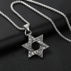 Chaîne De Cou Homme: Élégance Assurée -Samfuryus Soldes Boutique Chaine de Cou Homme Elegance Assuree