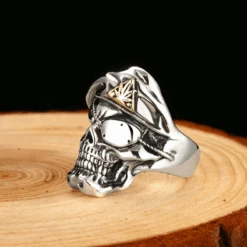 Chevalière Homme Argent Tête De Mort: Un Style Saisissant 7 Chevalière Homme Argent Tête De Mort: Un Style Saisissant -Samfuryus Soldes Boutique Chevaliere Homme Argent Tete de Mort Un Style Saisissant 2