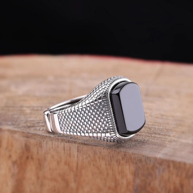 Chevalière En Argent Pour Homme Avec Pierre En Onyx 2 Chevalière En Argent Pour Homme Avec Pierre En Onyx – Image 2