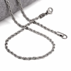 Collier Chaîne Femme: Élégance Intemporelle 6 Collier Chaîne Femme: Élégance Intemporelle -Samfuryus Soldes Boutique Collier Chaine Femme Elegance Intemporelle 3