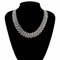 Collier Chaîne Femme: Grâce Et Charme 7 Collier Chaîne Femme: Grâce Et Charme -Samfuryus Soldes Boutique Collier Chaine Femme Grace et Charme 3