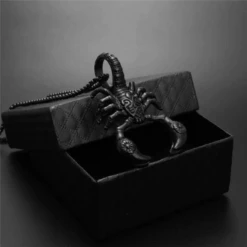 Chaîne Collier Homme Scorpion: Masculinité Et Puissance -Samfuryus Soldes Boutique Collier Chaine Homme Scorpion Masculinite et Puissance