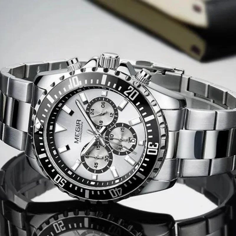 Montre Argent Homme : Reflet De Style 3 Montre Argent Homme : Reflet De Style – Image 3