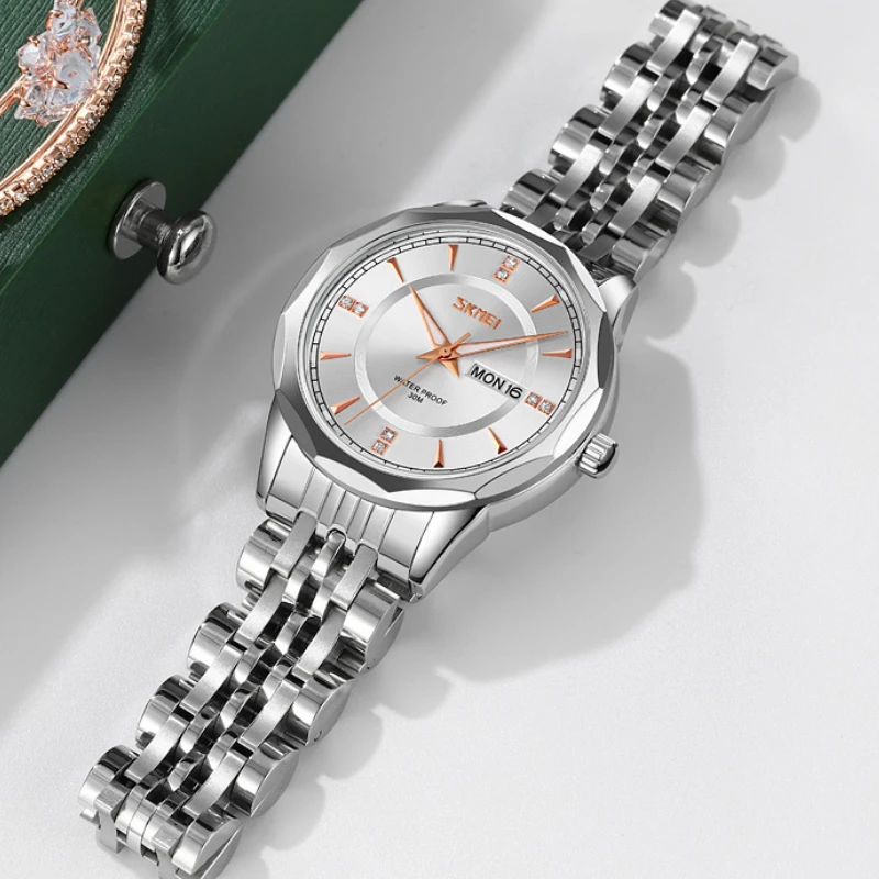 Montre Femme Argent : Un Éclat Précieux 2 Montre Femme Argent : Un Éclat Précieux – Image 2